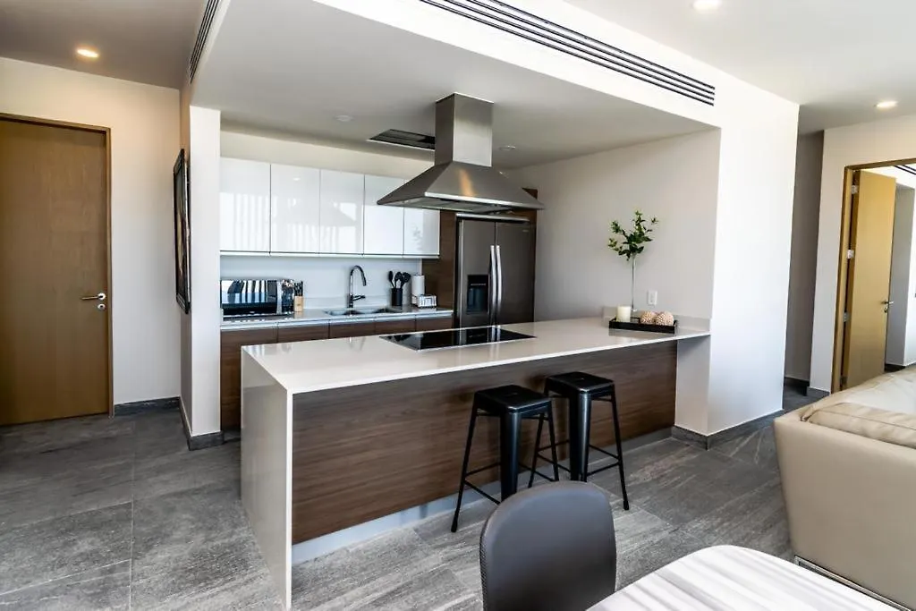 Luxury 3 Bedroom Condo Rooftop Pool, Near The Beach Cancun Apartment