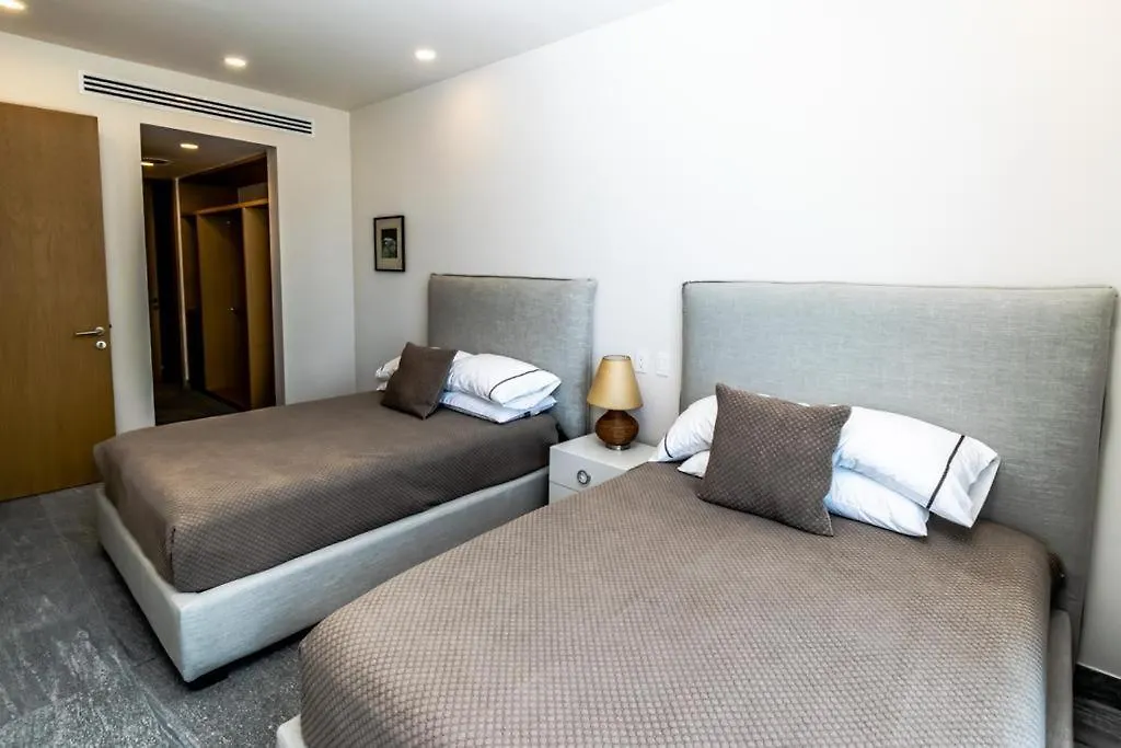 Luxury 3 Bedroom Condo Rooftop Pool, Near The Beach Cancun Mexico