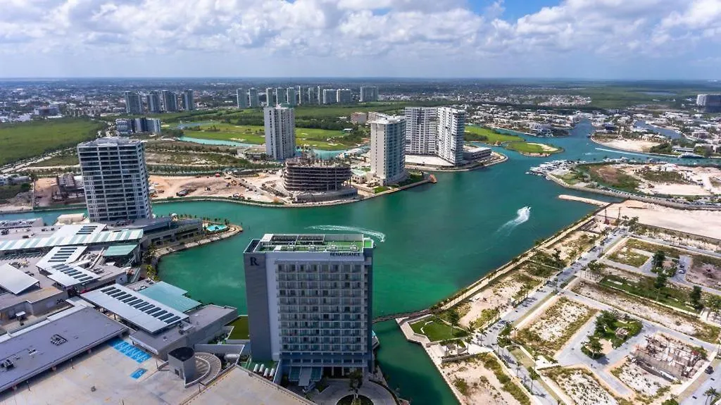 Apartment Luxury 3 Bedroom Condo Rooftop Pool, Near The Beach Cancun