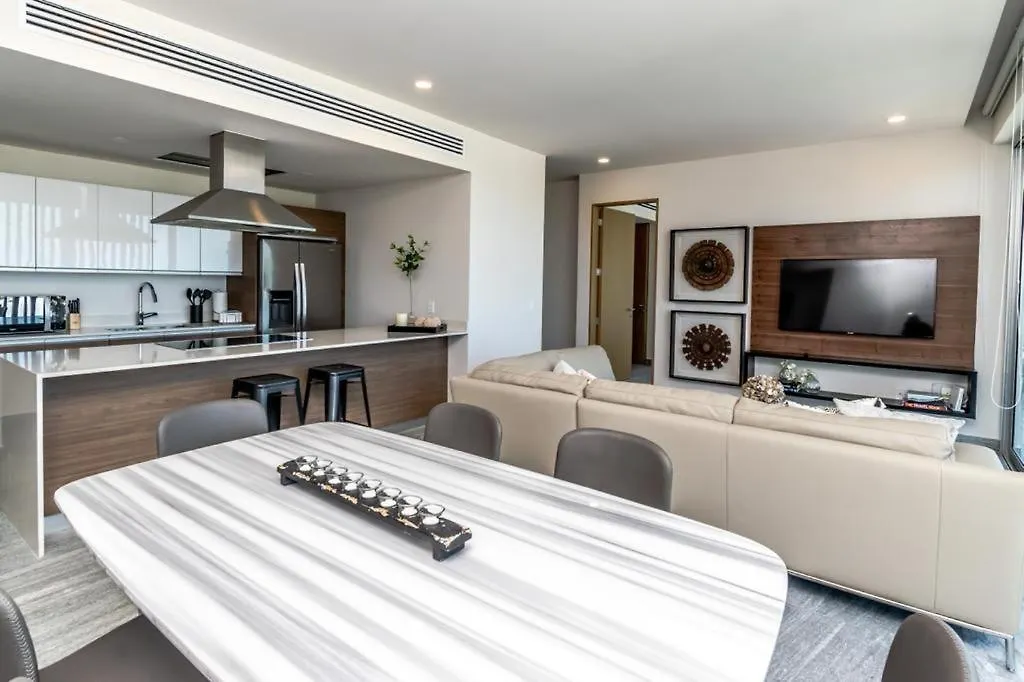 Luxury 3 Bedroom Condo Rooftop Pool, Near The Beach Cancun