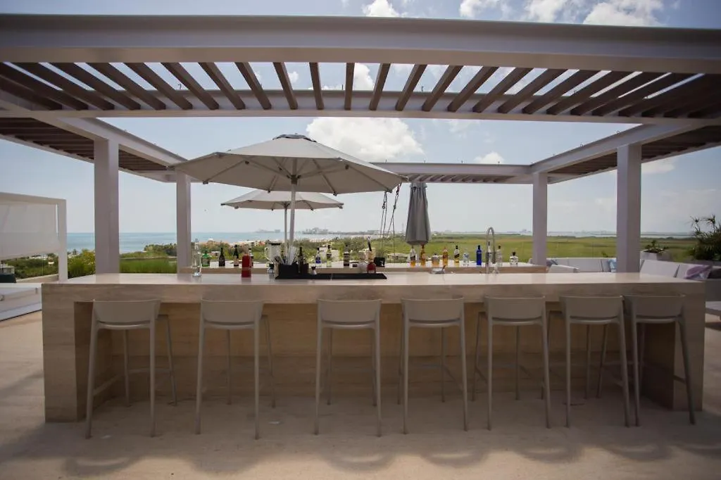 Luxury 3 Bedroom Condo Rooftop Pool, Near The Beach Cancun